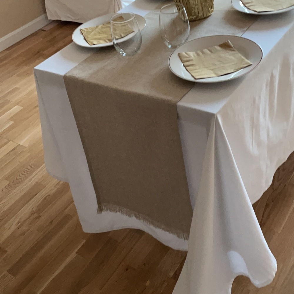 Tablecloth. White: 244cmX148cm. Beige: 196cmX48cm